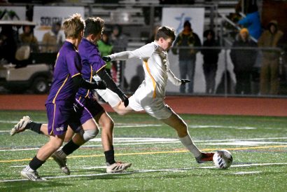 article image - 20251112_spt_bentsoccer_01